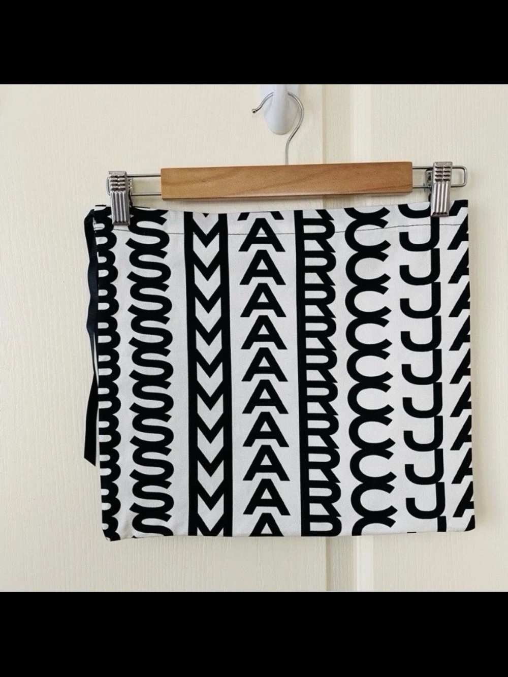 New Marc Jacobs Black/White Monogram Drawstring Closure Medium Size Dust Bag